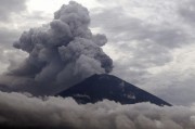 火山爆发短视频(火山爆发实验视频)