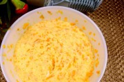 八个月的宝宝辅食怎么做视频(给八个月的宝宝做辅食)