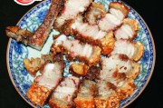 脆皮五花肉的制作方法视频(五花肉渣制作方法视频)