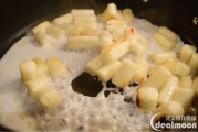 东北撒年糕的做法视频(东北黄米面年糕的做法)