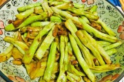 豆角做法视频(炒粉丝的做法视频)