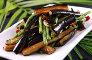 豆角烧茄子的做法视频(豆角烧茄子的家常做法)