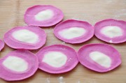 彩色饺子皮怎么做视频(彩色饺子皮怎么和面)