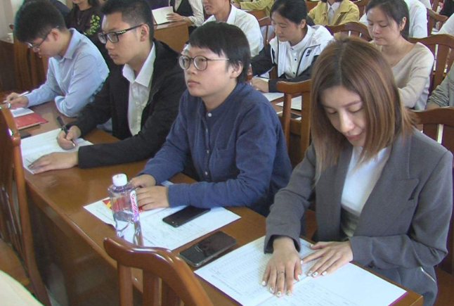 公务员可以做副业吗?有些副业不能碰,会被直接开除