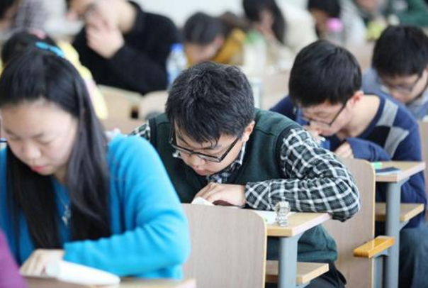 公务员可以做副业吗?有些副业不能碰,会被直接开除