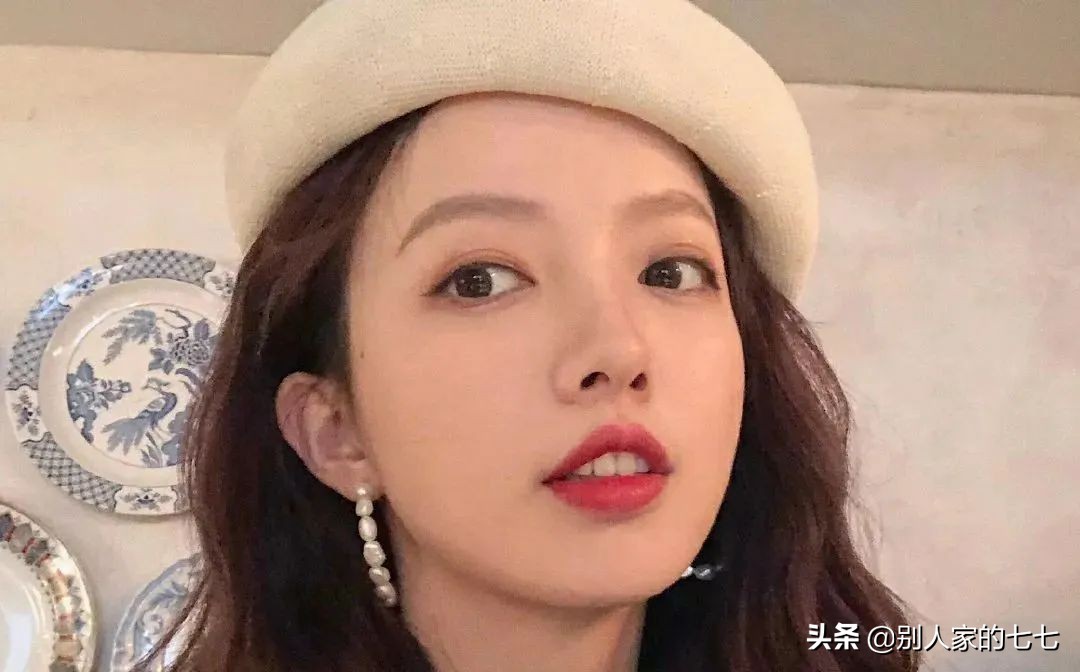 偷偷暗恋你的女人，在你面前会有这些“表现”，藏不住