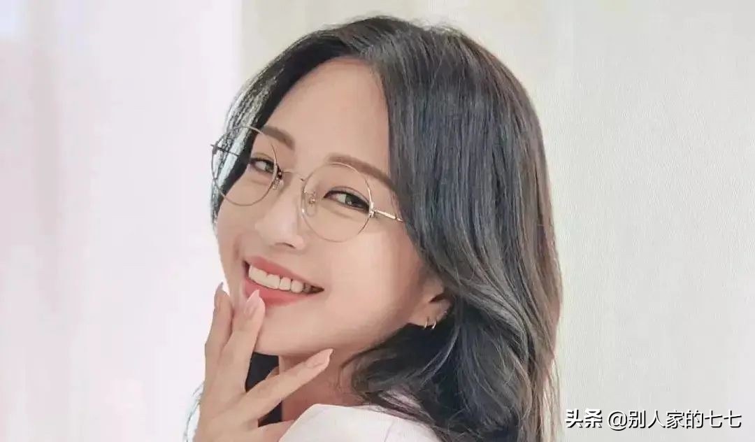 偷偷暗恋你的女人，在你面前会有这些“表现”，藏不住