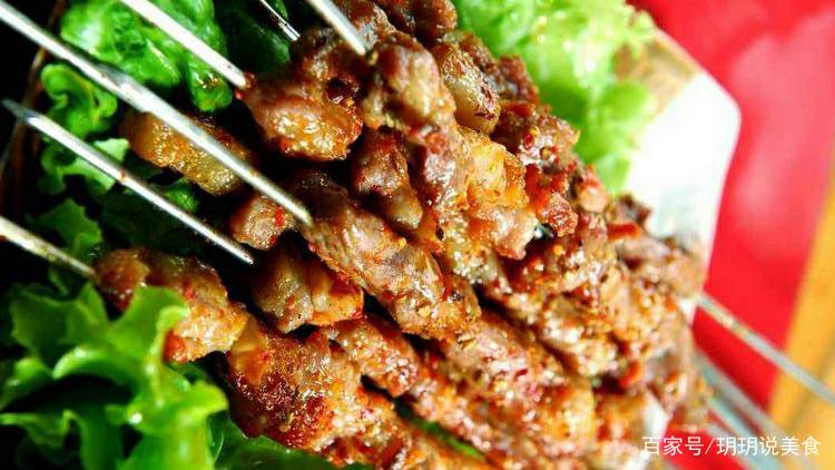 新疆大哥在家做小吃，90公斤才出30公斤肉，200一斤配手抓饭真香