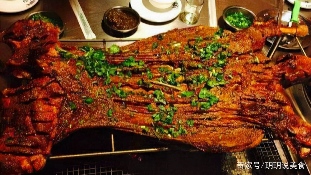 新疆大哥在家做小吃，90公斤才出30公斤肉，200一斤配手抓饭真香