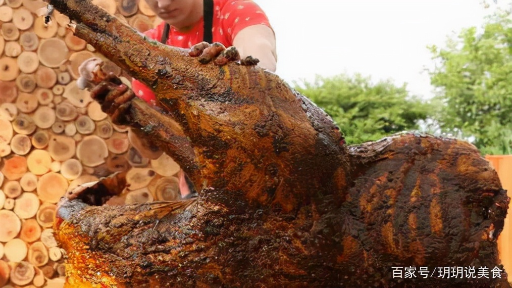 新疆大哥在家做小吃，90公斤才出30公斤肉，200一斤配手抓饭真香