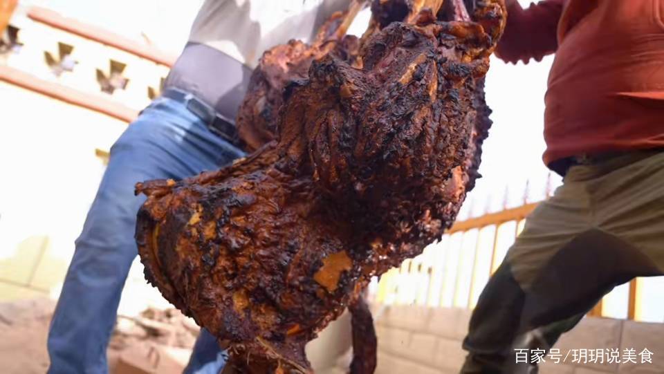 新疆大哥在家做小吃，90公斤才出30公斤肉，200一斤配手抓饭真香