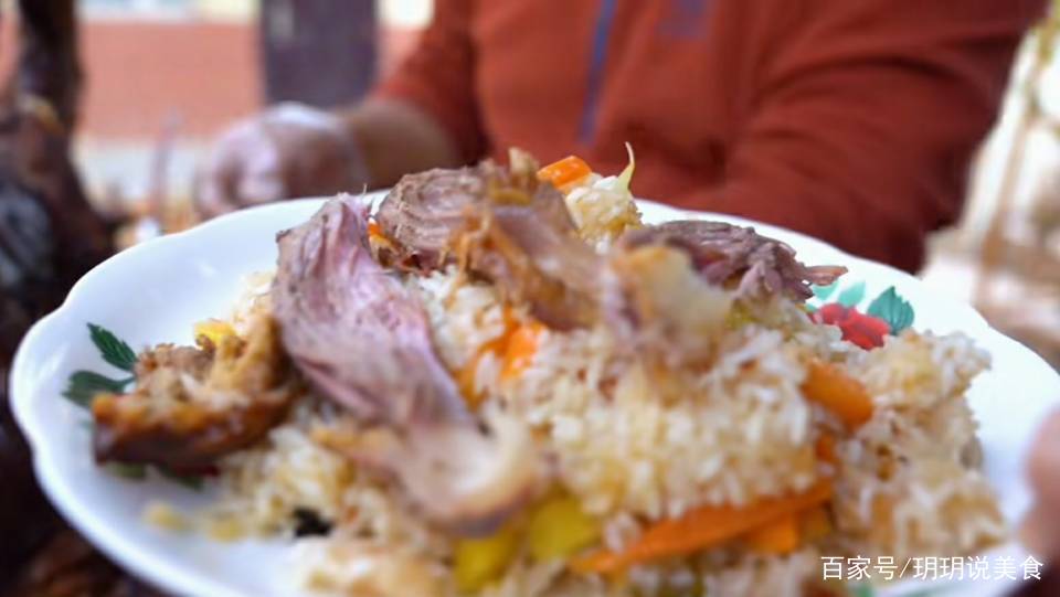 新疆大哥在家做小吃，90公斤才出30公斤肉，200一斤配手抓饭真香