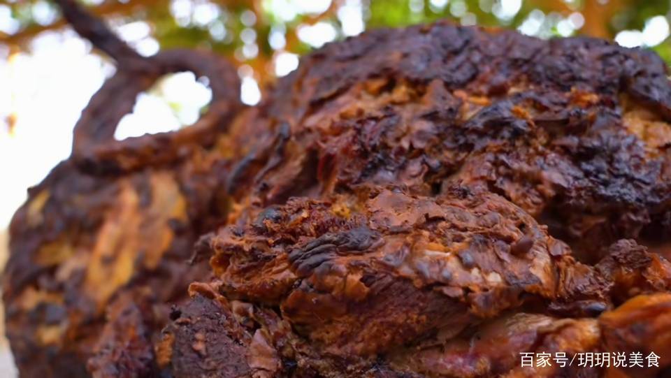 新疆大哥在家做小吃，90公斤才出30公斤肉，200一斤配手抓饭真香