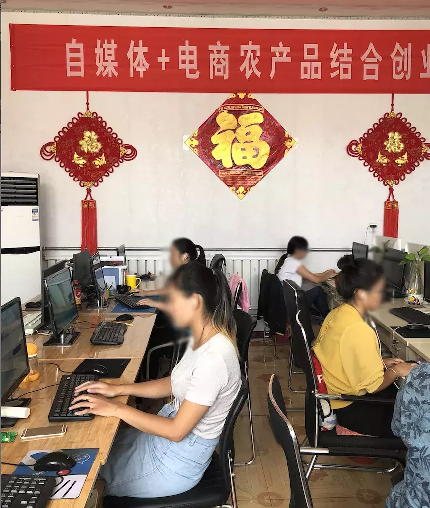 农妇做自媒体因压力太大停摆,曾月入十万,被质疑洗稿账号被封