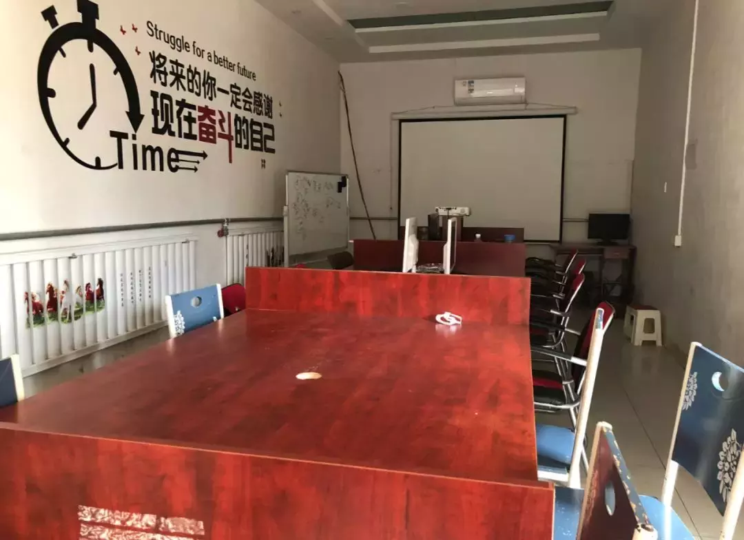 农妇做自媒体因压力太大停摆,曾月入十万,被质疑洗稿账号被封