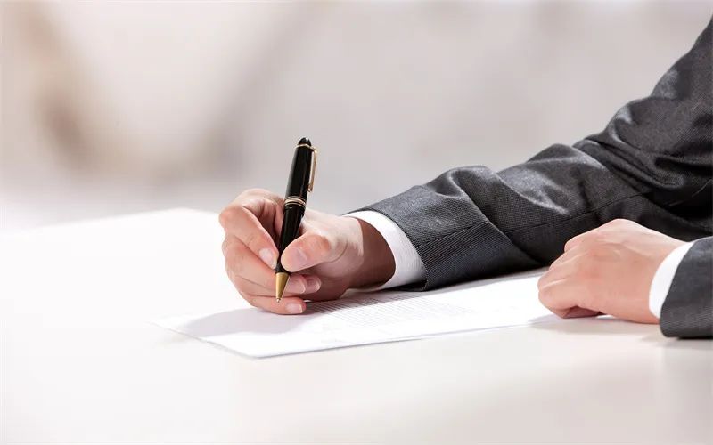 足不出户，日入千元，社会上有哪些这样的挣钱途径？