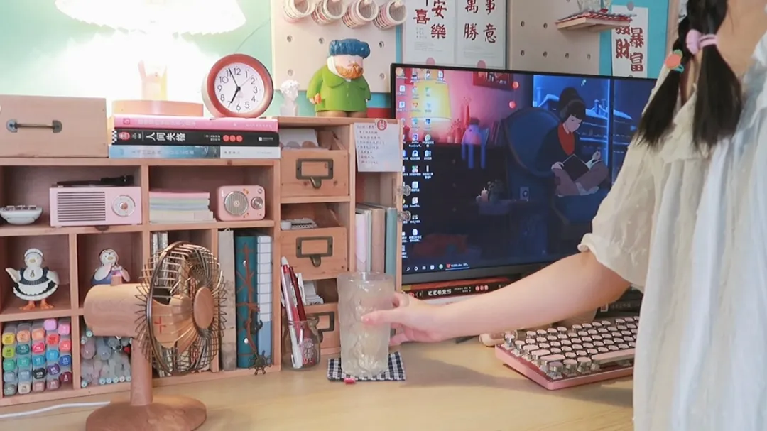 一个人做自媒体，我靠写作月收入过万，赚钱的前提是自律