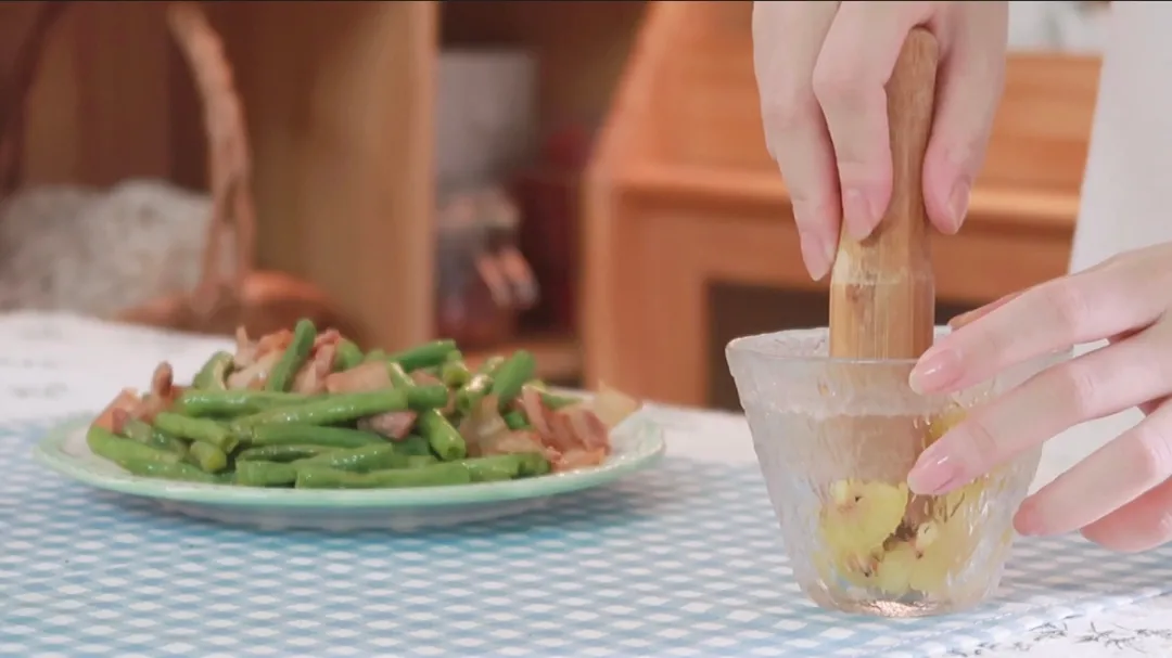 一个人做自媒体，我靠写作月收入过万，赚钱的前提是自律