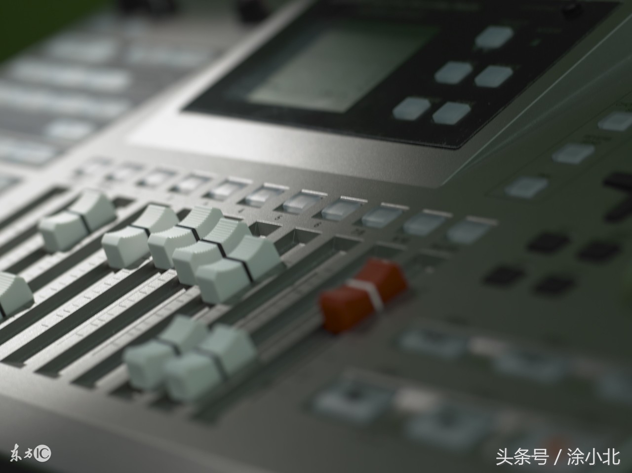 今日头条 微信等自媒体平台内容变化？是否反应出互联网新趋势？