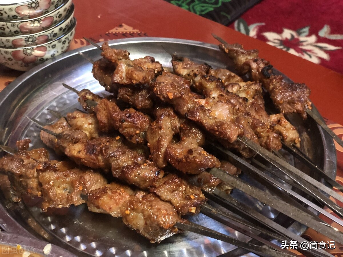 新疆人一日三餐吃什么？看完才知道，为啥女孩都那么漂亮，真羡慕