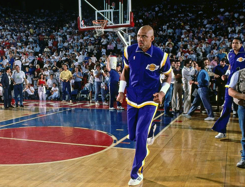 拥有六冠，并且还是历史得分王，为何贾巴尔不是联盟历史第一人？