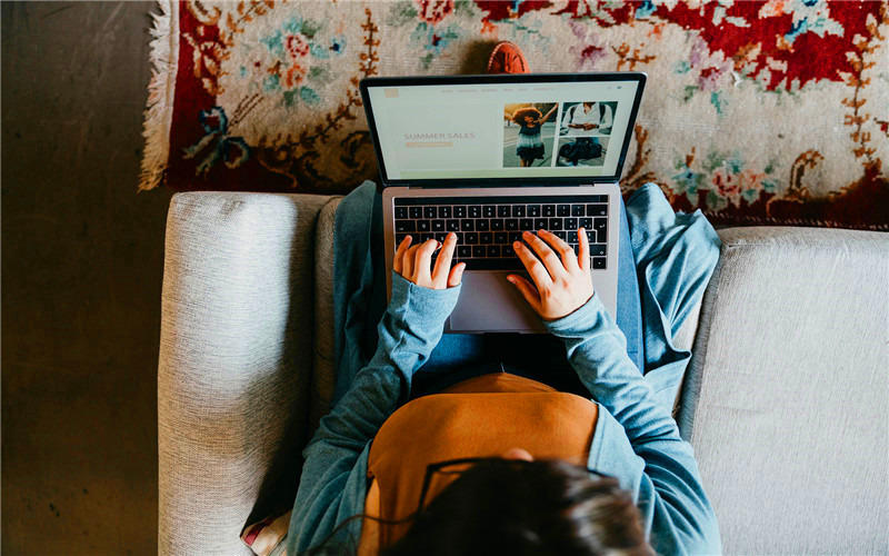 一名中年失业者，选择做自媒体，收入是否能比上班多？