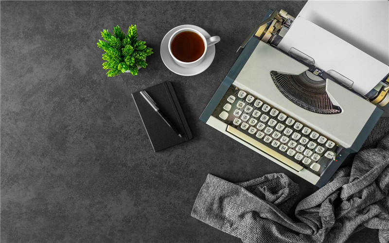 一名中年失业者，选择做自媒体，收入是否能比上班多？