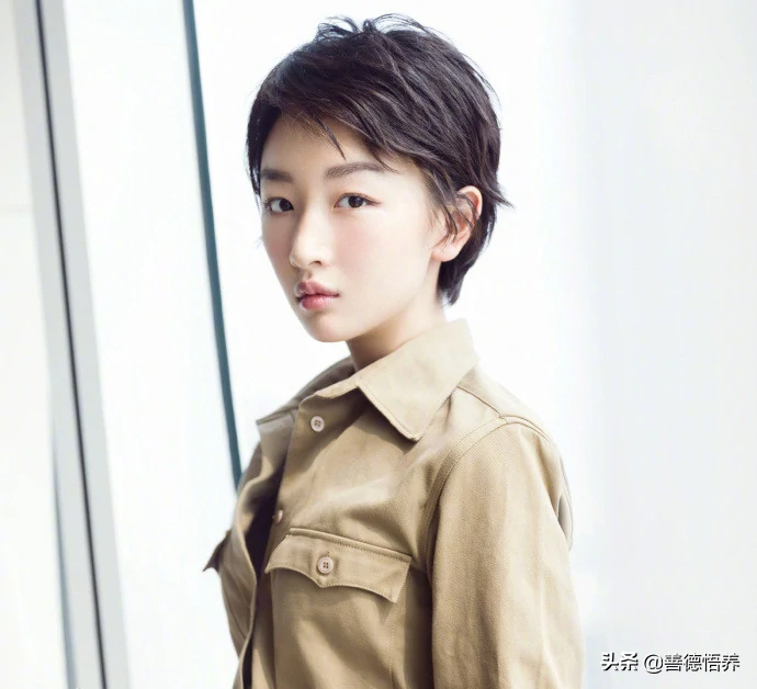 周冬雨上《热搜》变身为自媒体人，为弱者伸张正义