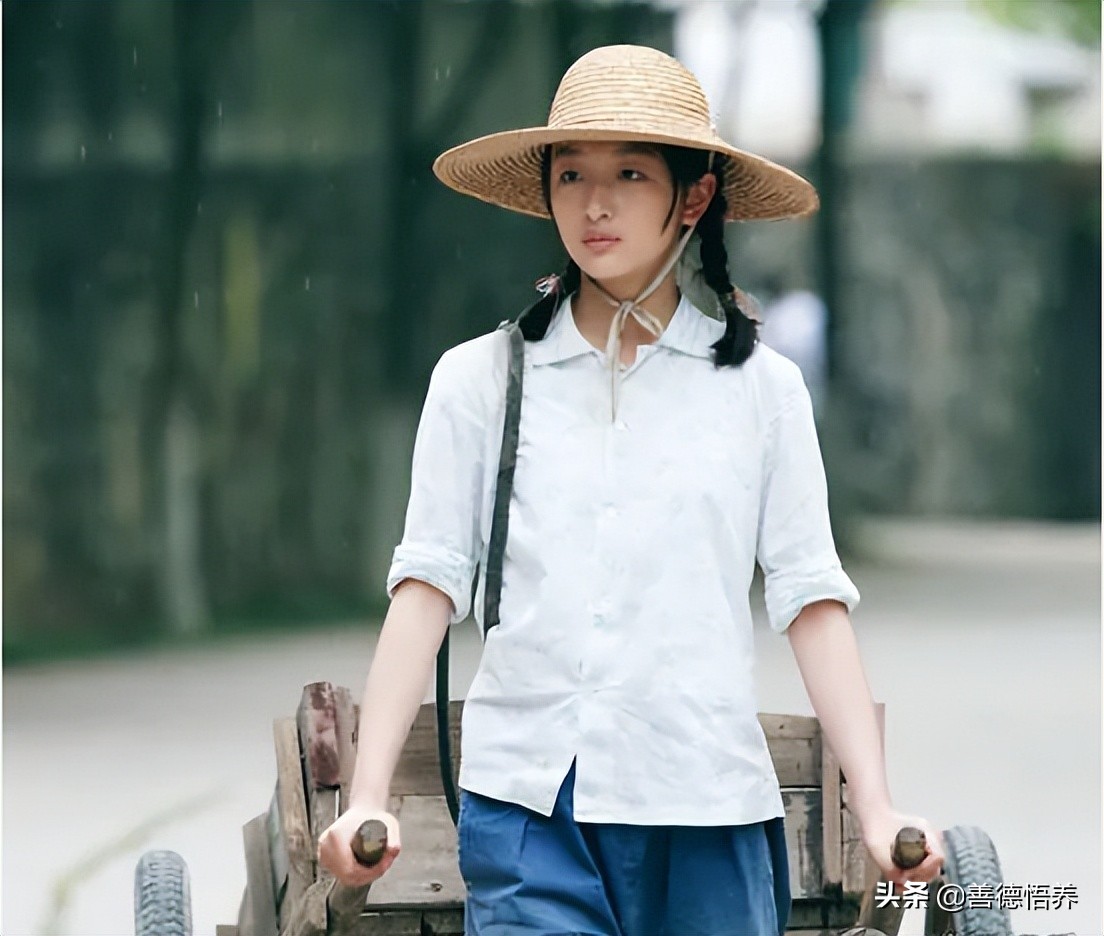 周冬雨上《热搜》变身为自媒体人，为弱者伸张正义