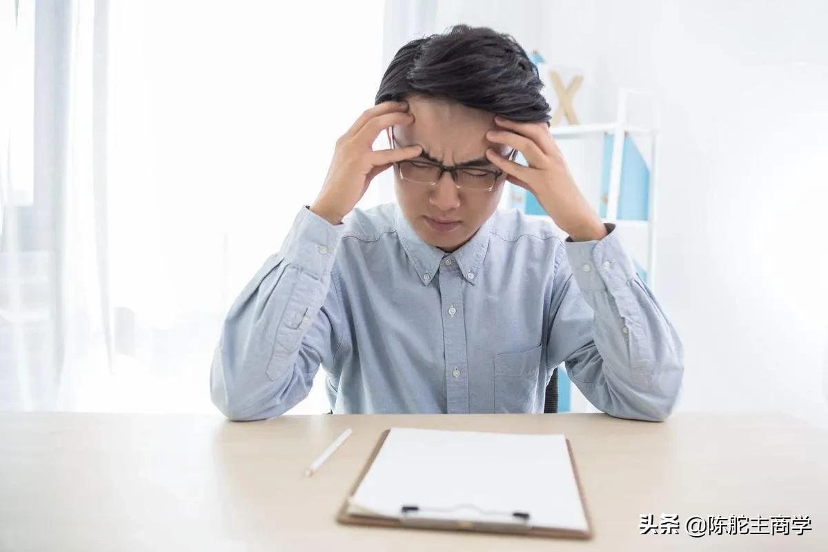 虽然我兼职做自媒体可以月入过万，但还是不建议你做自媒体