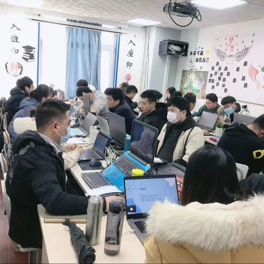 北大青鸟金领园教育｜今年的互联网行业有哪些岗位可以选择？