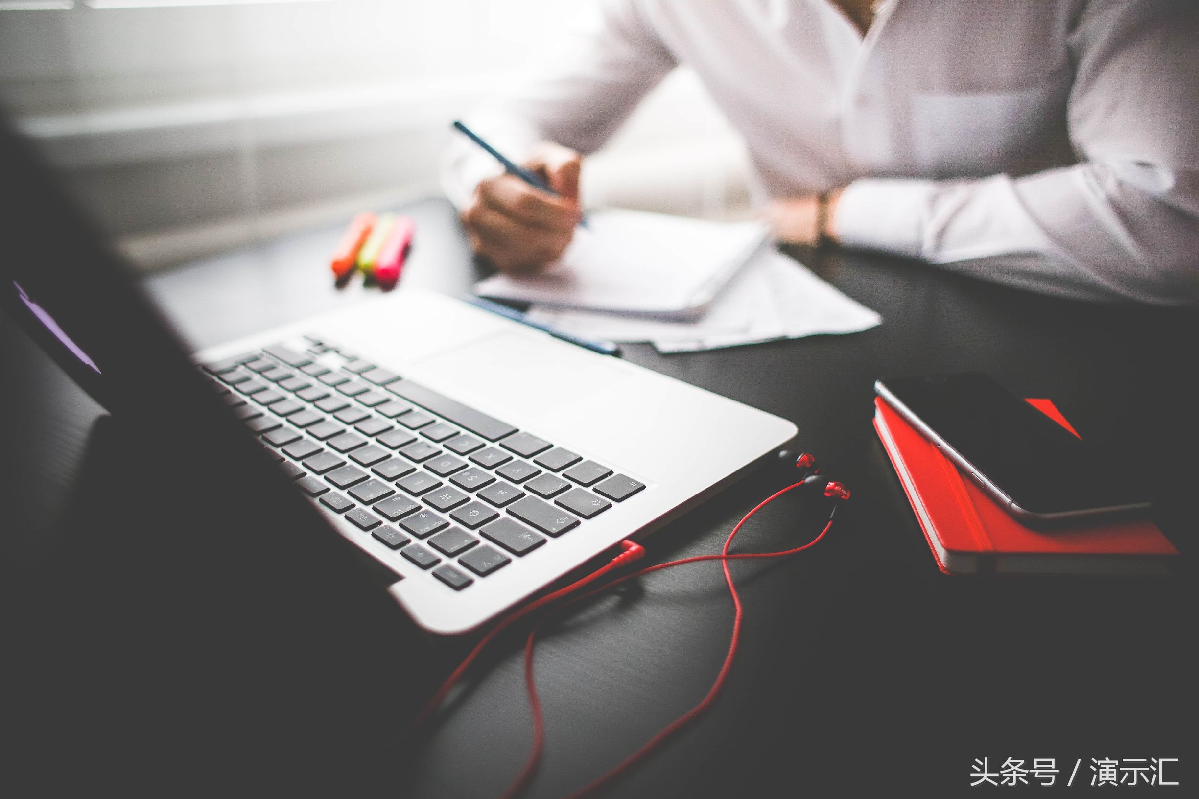 新媒体，自媒体，运营，新媒体运营之间的关系是什么？