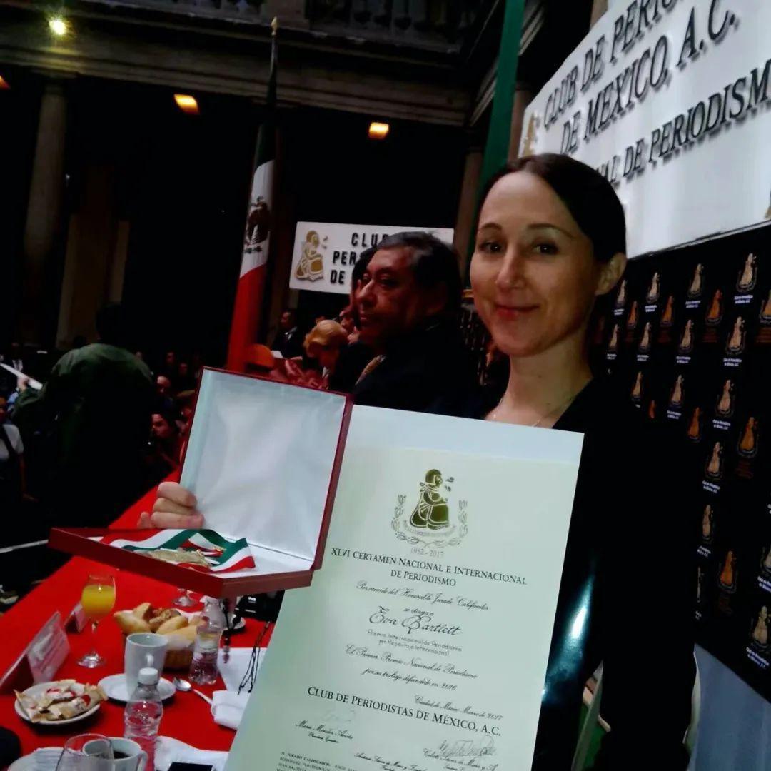 最刚女记者：从战场死里逃生，“单挑”西方媒体巨头