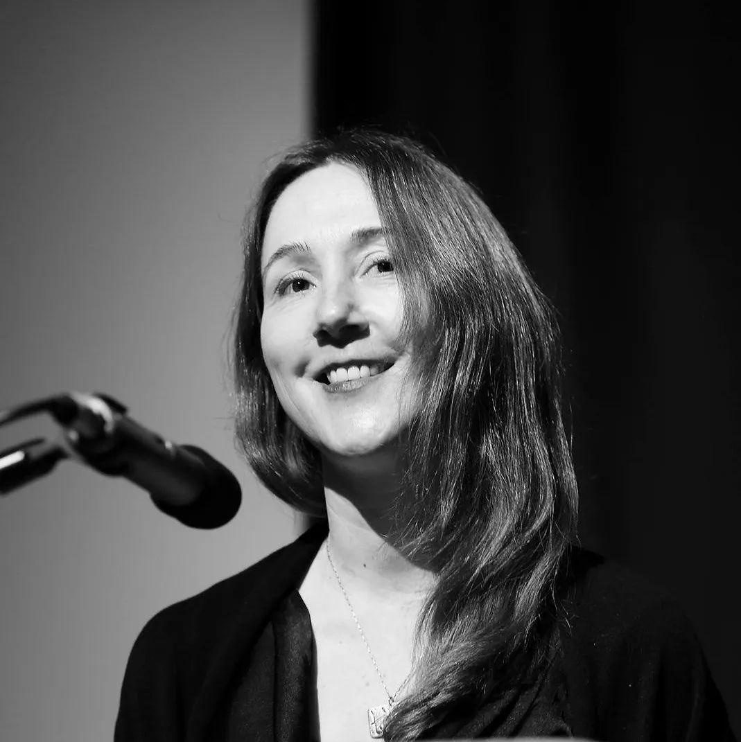 最刚女记者：从战场死里逃生，“单挑”西方媒体巨头