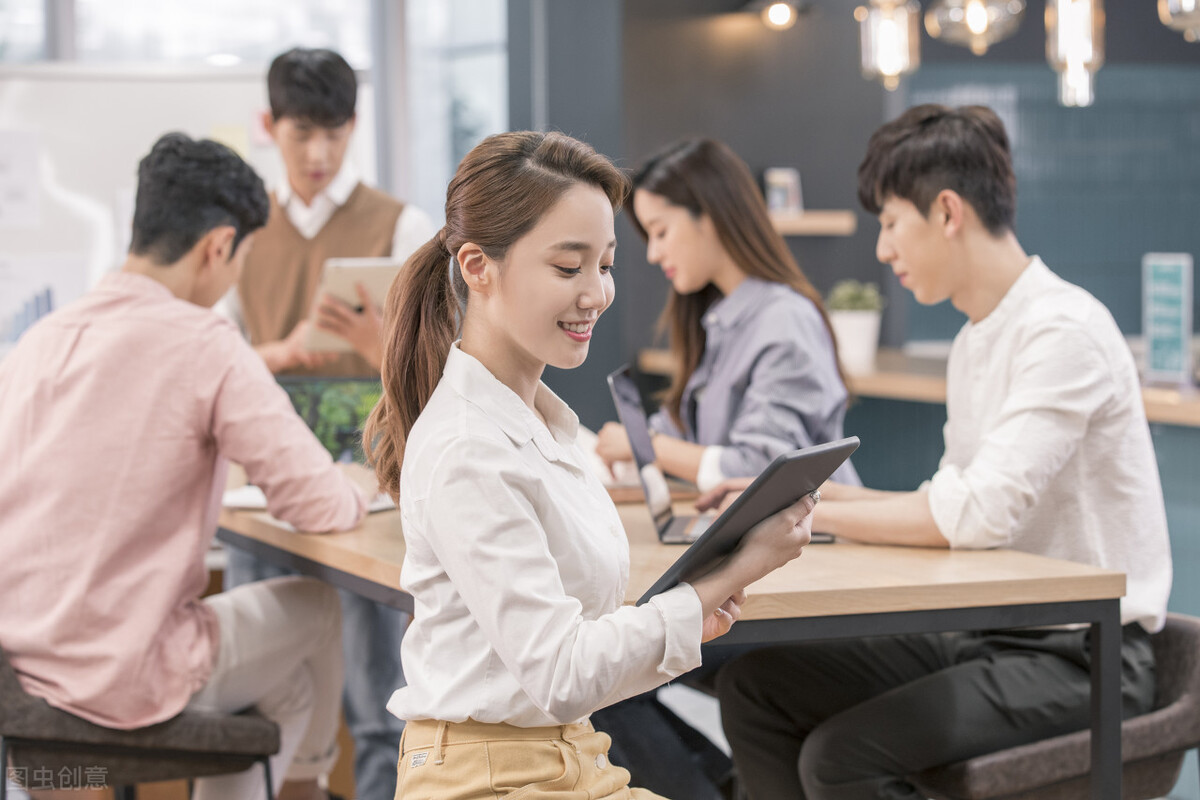 领域作为自媒体第一道阻碍，推荐3个领域，后期一帆风顺