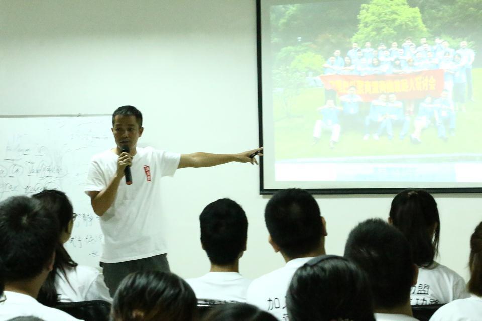 谁说“0”资本不可以创业？看创奇老梁的电商传奇！