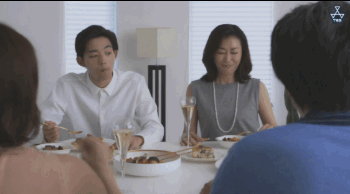 百合是怎么弄对方的视频
