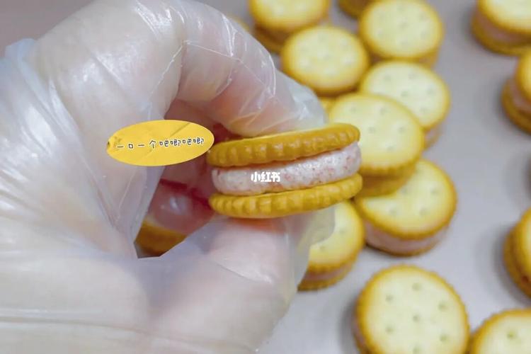 草莓饼干怎么做视频