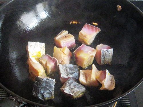 煎咸鱼的做法视频