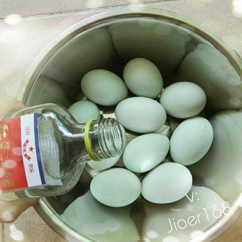 咸鸭蛋的腌制方法视频