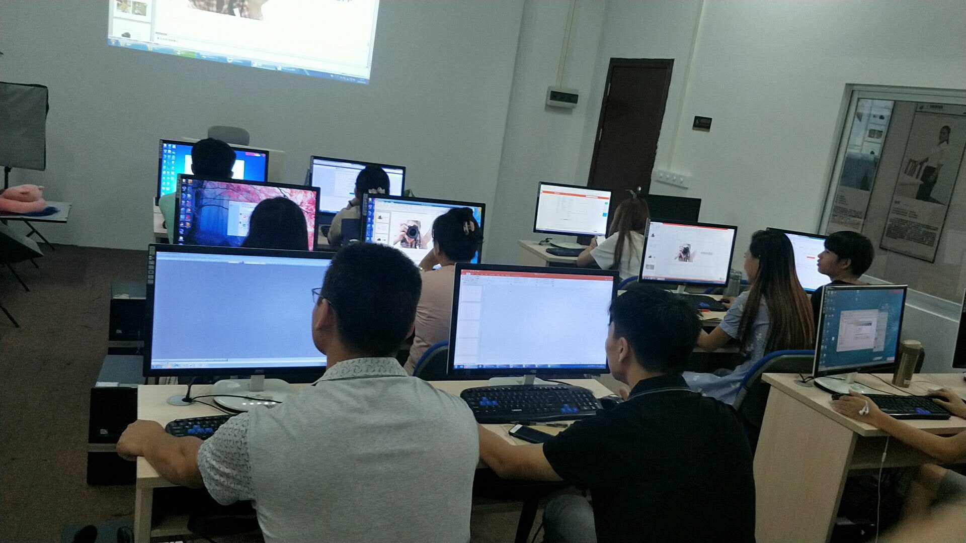 东莞电商摄影培训(东莞摄影兼职东莞摄像兼职)