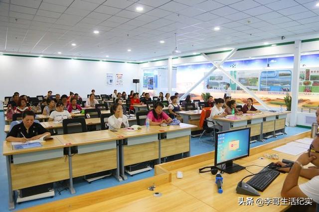 我想开公司做电商，去哪里能学到东西？