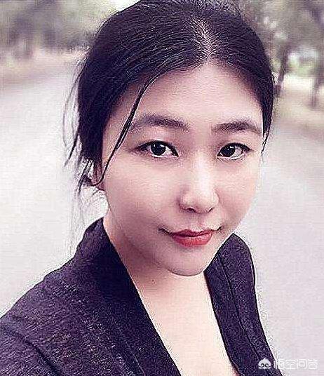 乔碧萝打算进军电商界，微博放出自己设计的t恤，这是要榨干粉丝最后一点价值吗？