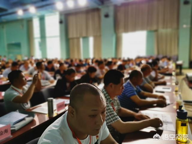 想转行学电子商务，需要去培训吗？