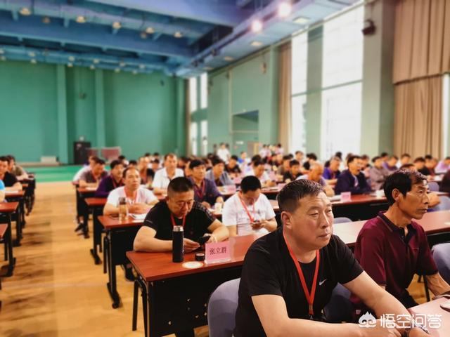 想转行学电子商务，需要去培训吗？