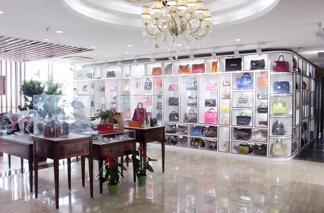 在哪里买奢侈品比较靠谱？