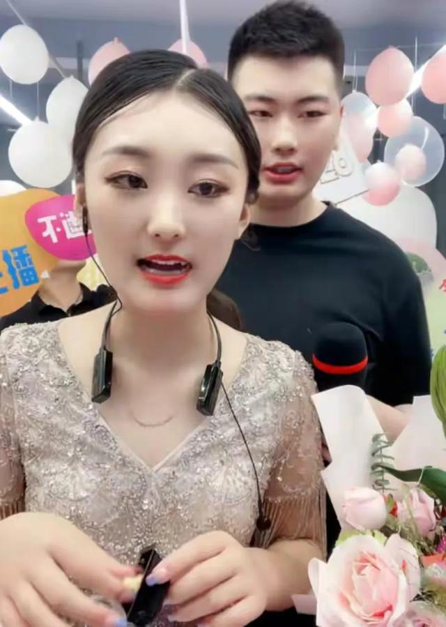 直播电商为何将陈亚男列入警示名单?她以后会继续做护士吗?