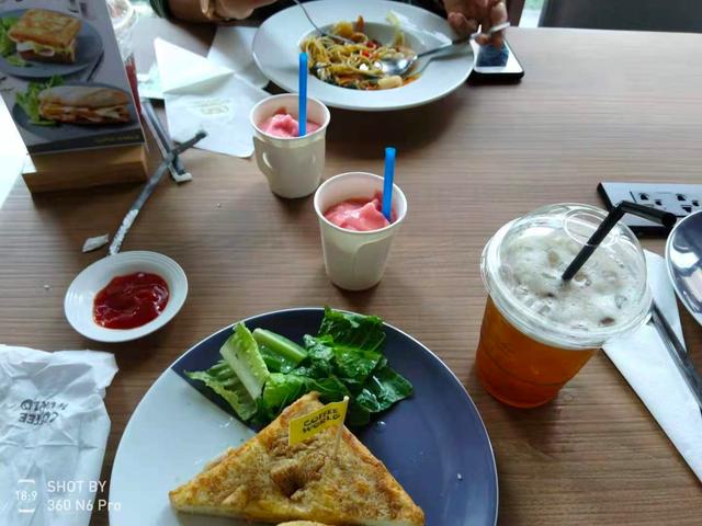 月收入10000元，在泰国能过什么样的生活？