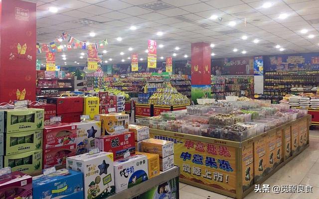 同样一箱奶,为什么实体店卖50块钱,而网上却能卖25元?
