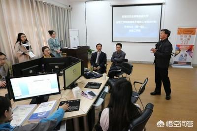 现在各个地方都在大力发展农村电商,究竟要怎样才能真正把农村电商发展好呢?